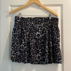 GAP grey leopard print skirt size M elastic waist